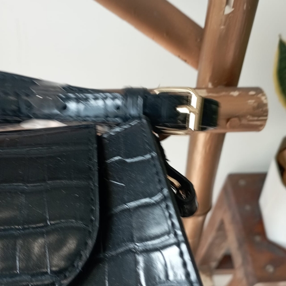 Black Croc Pocket Sling Bag - Picture 11 of 14